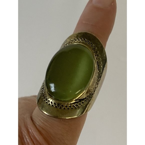 Vintage Green Chalcedony statement Ring - Picture 5 of 14